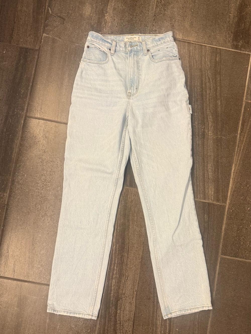 Abercrombie & Fitch Light Wash '90s Straight Ultra High Rise Jeans